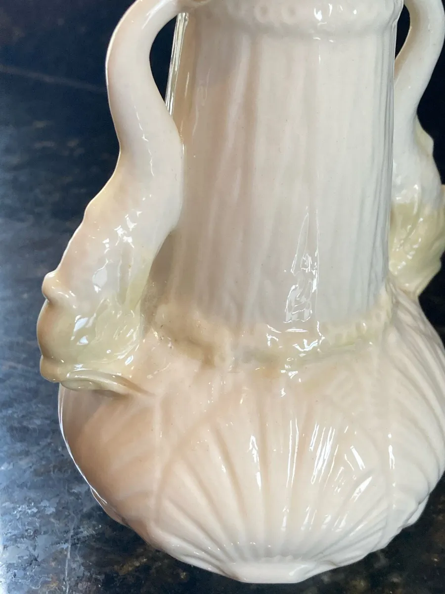 Belleek 1955 - 1965 fish vase - Image 3