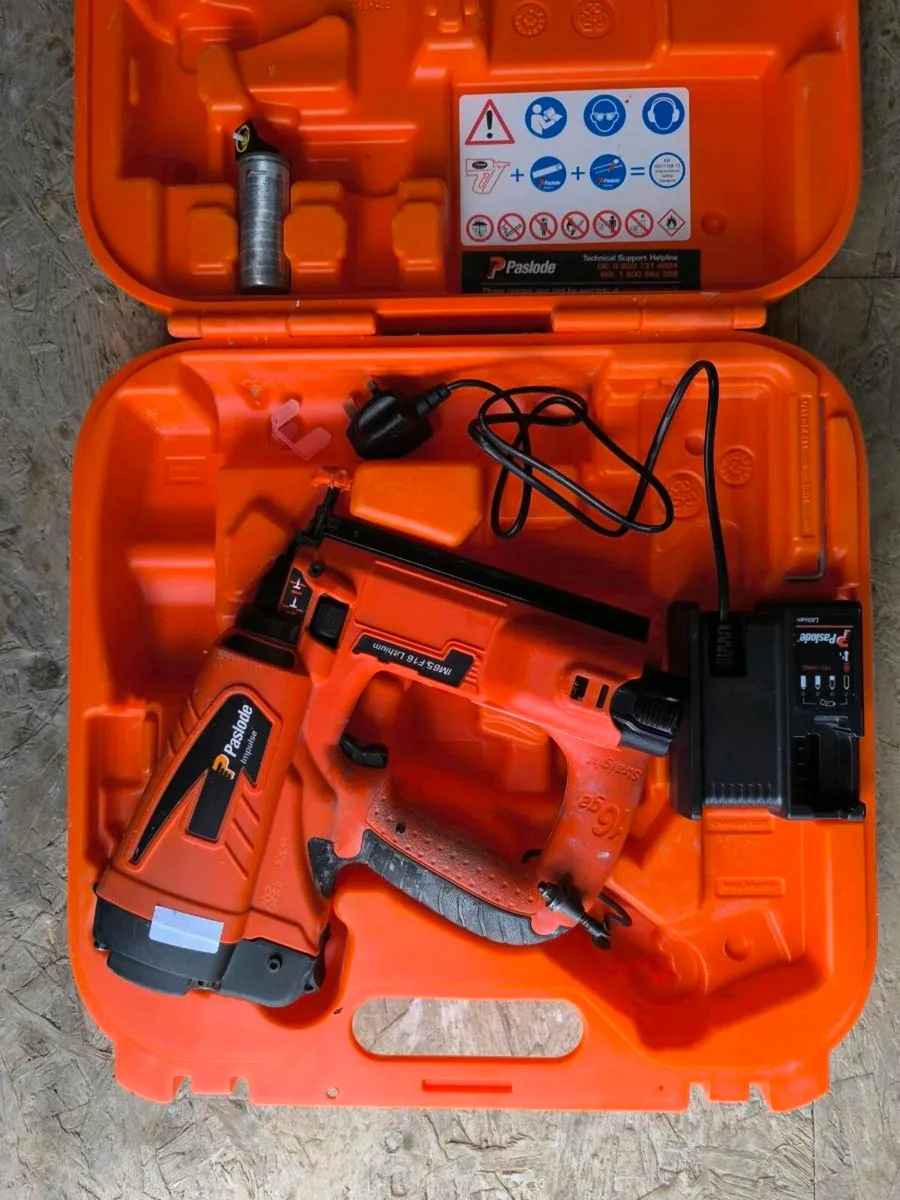 Paslode im 65 straight 16G 2nd fix 
Battery
Charge - Image 1
