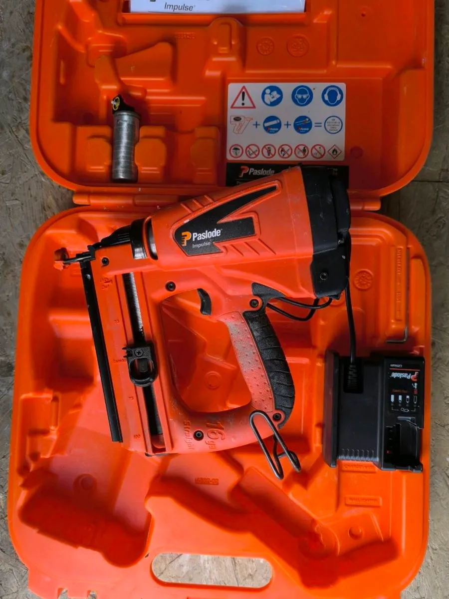 Paslode im 65 straight 16G 2nd fix 
Battery
Charge - Image 2