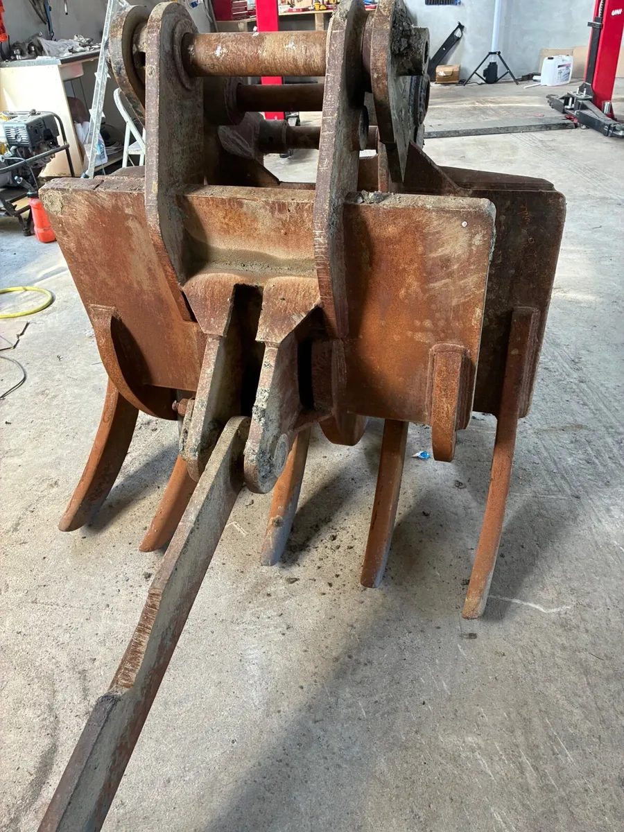 Grab, bucket, ripper tooth - Image 1