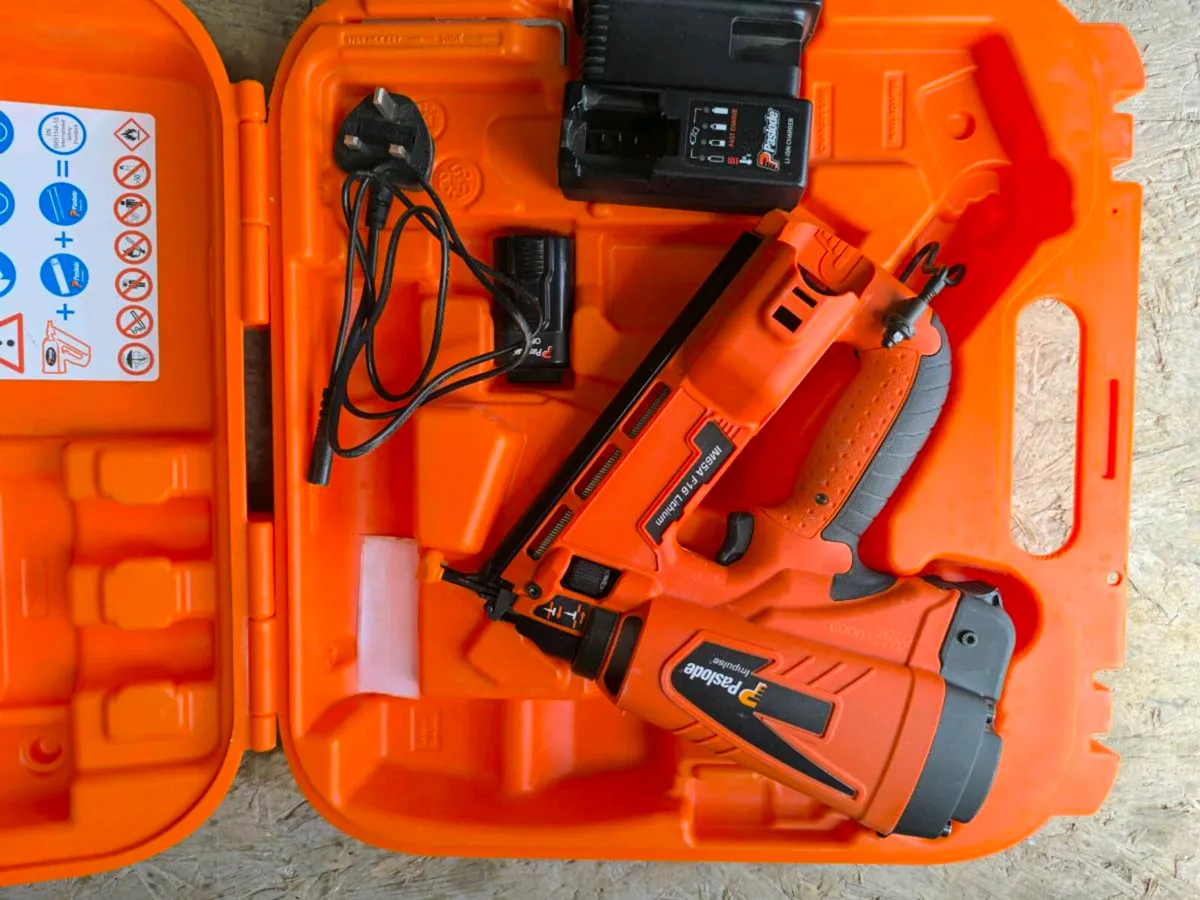 Paslode im 65 Angled 16G 2nd fix 
Battery
Charge - Image 1