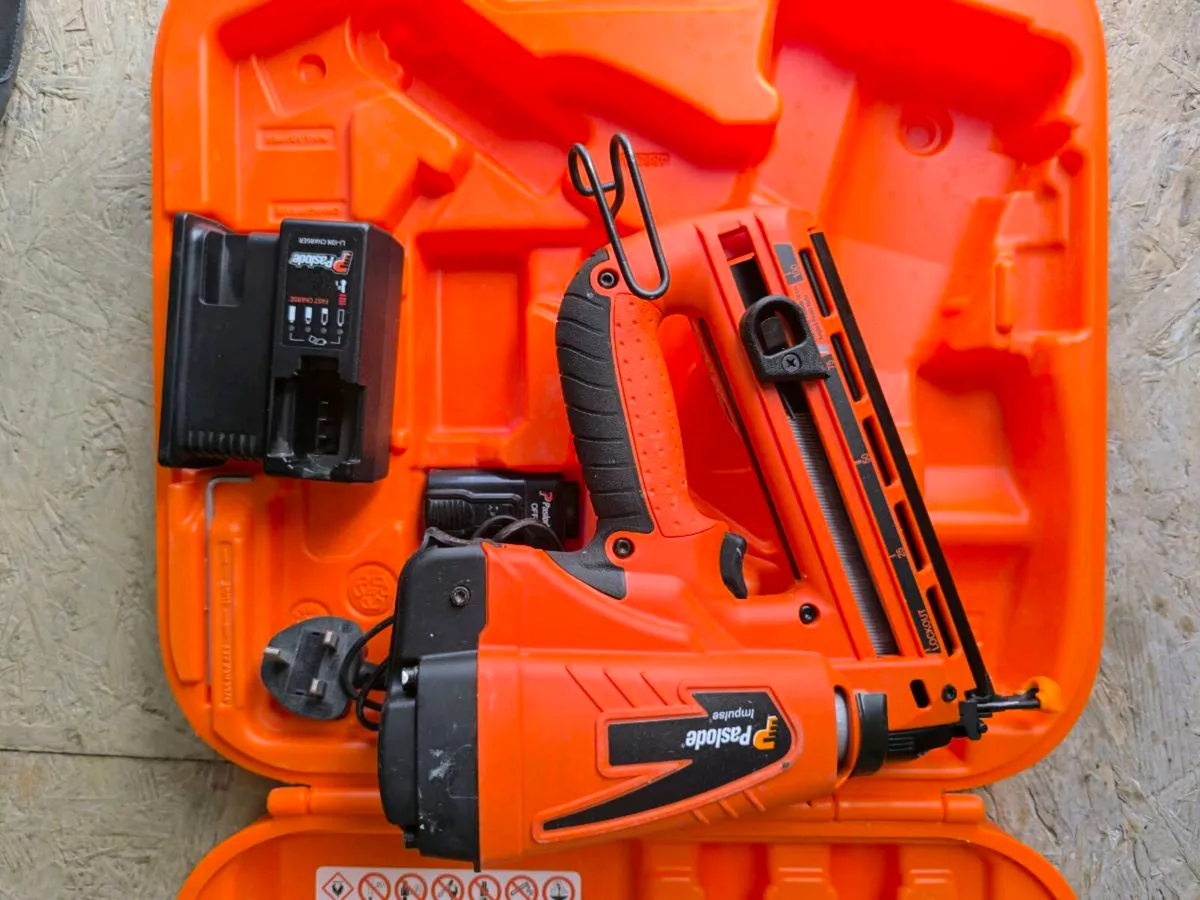 Paslode im 65 Angled 16G 2nd fix 
Battery
Charge - Image 2