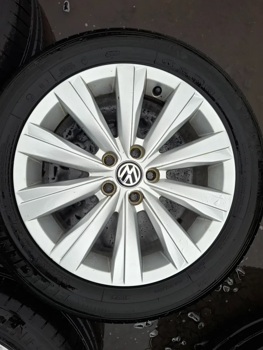 16" Genuine Vw Polo Alloys with tyres - Image 3
