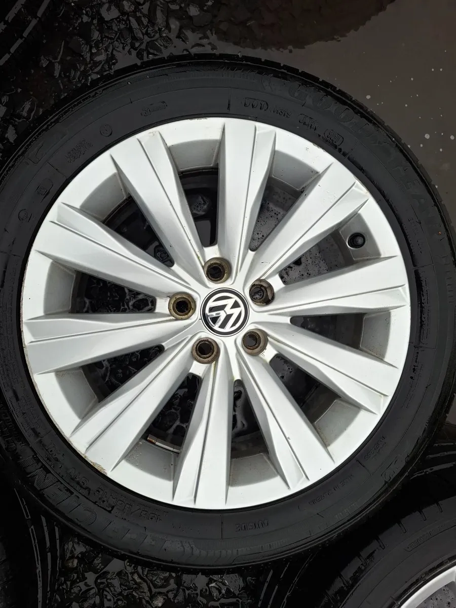 16" Genuine Vw Polo Alloys with tyres - Image 4