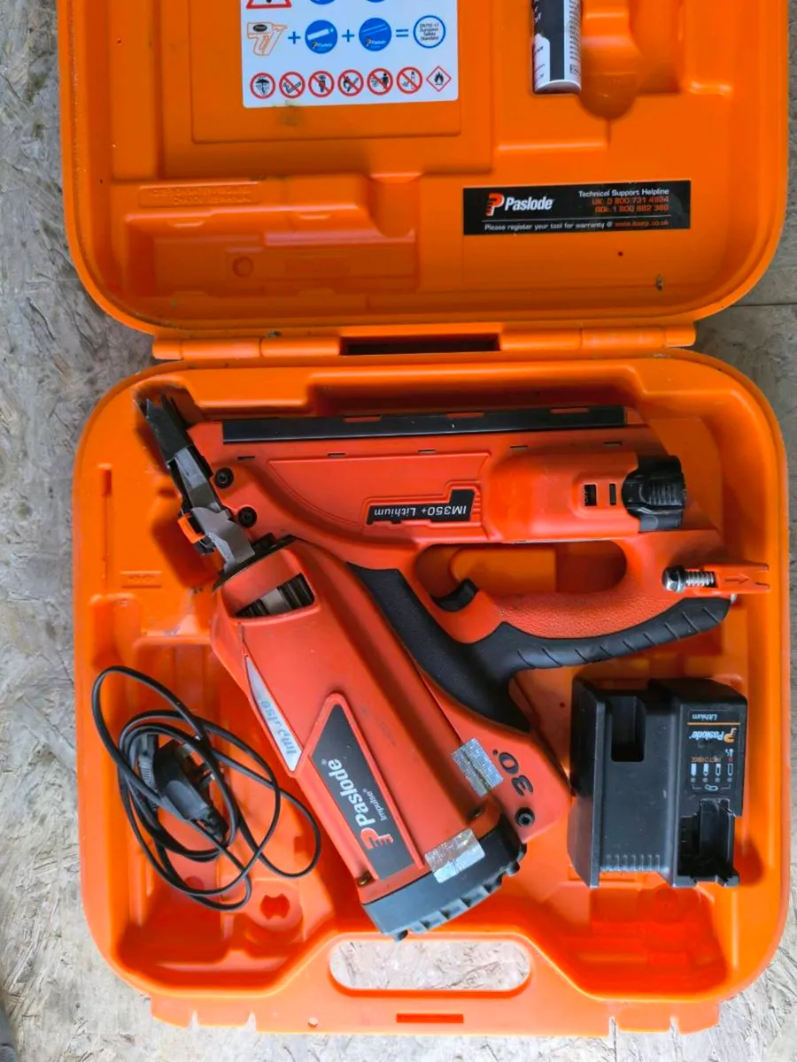 Paslode im 350 1st fix 
Battery
Charger - Image 1