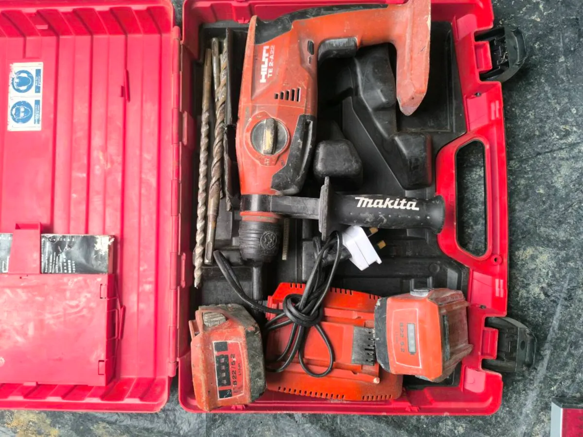 Hilti SDS drill Te 2 a22
2 batteries 5.2aH - Image 1