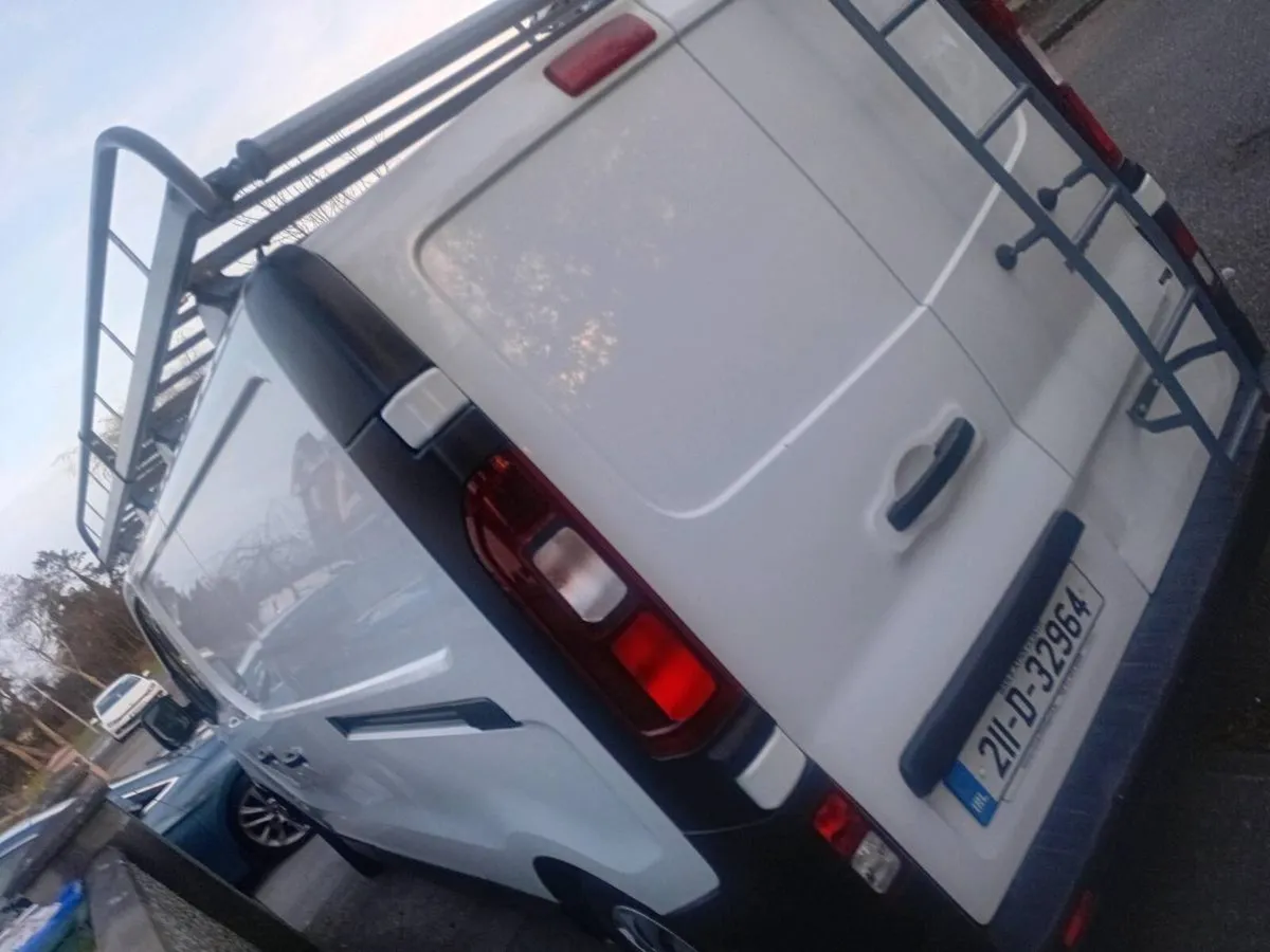 211 Renault Traffic LWB - Image 4