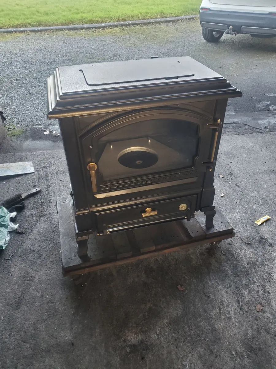 Wanted Wanted oil stoves . Condition unimportant F - Image 2