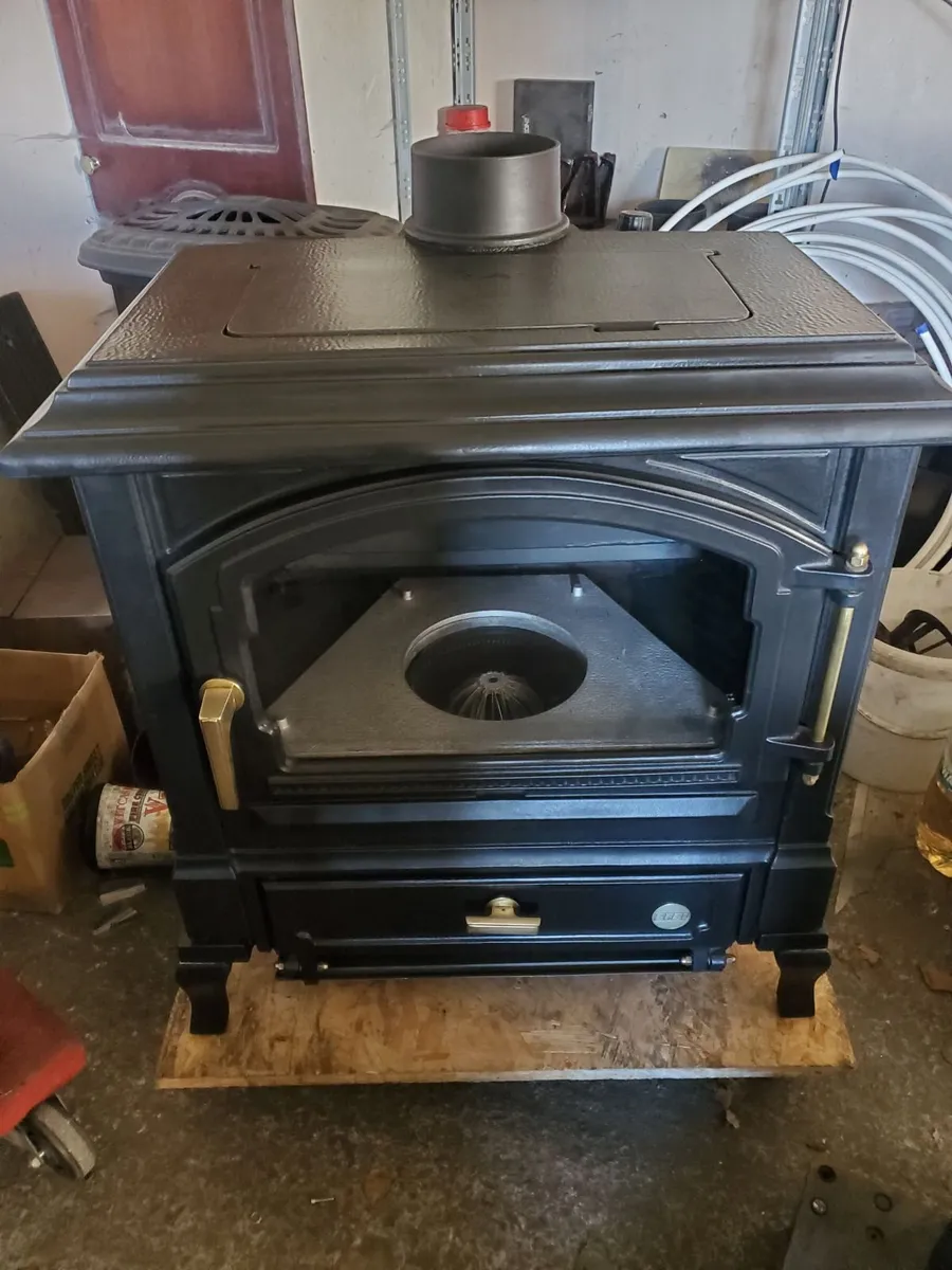Wanted Wanted oil stoves . Condition unimportant F - Image 3
