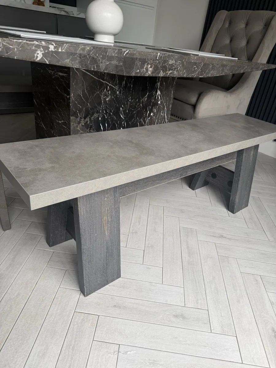 Dining table - Image 4