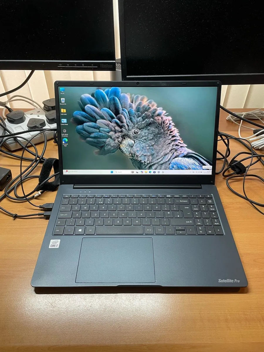 Laptop i7 pro 10 Gen 16/ 512 ssd win 11 - Image 1