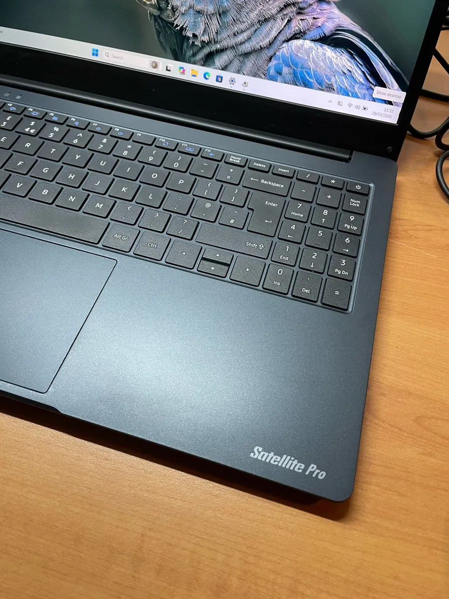 Laptop i7 pro 10 Gen 16/ 512 ssd win 11 - Image 2