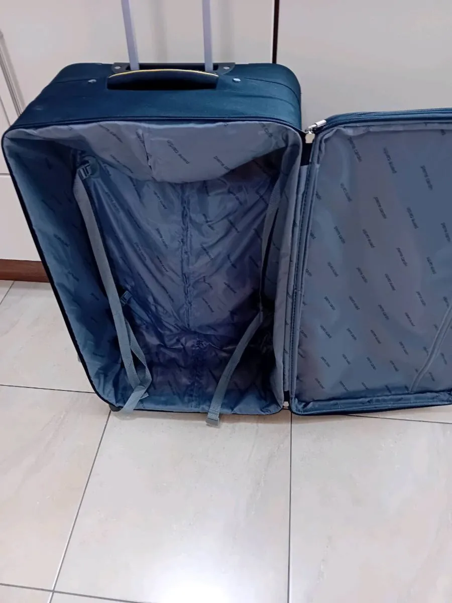 EXTRA LARGE PIERRE CARDIN SUITCASE - Image 2