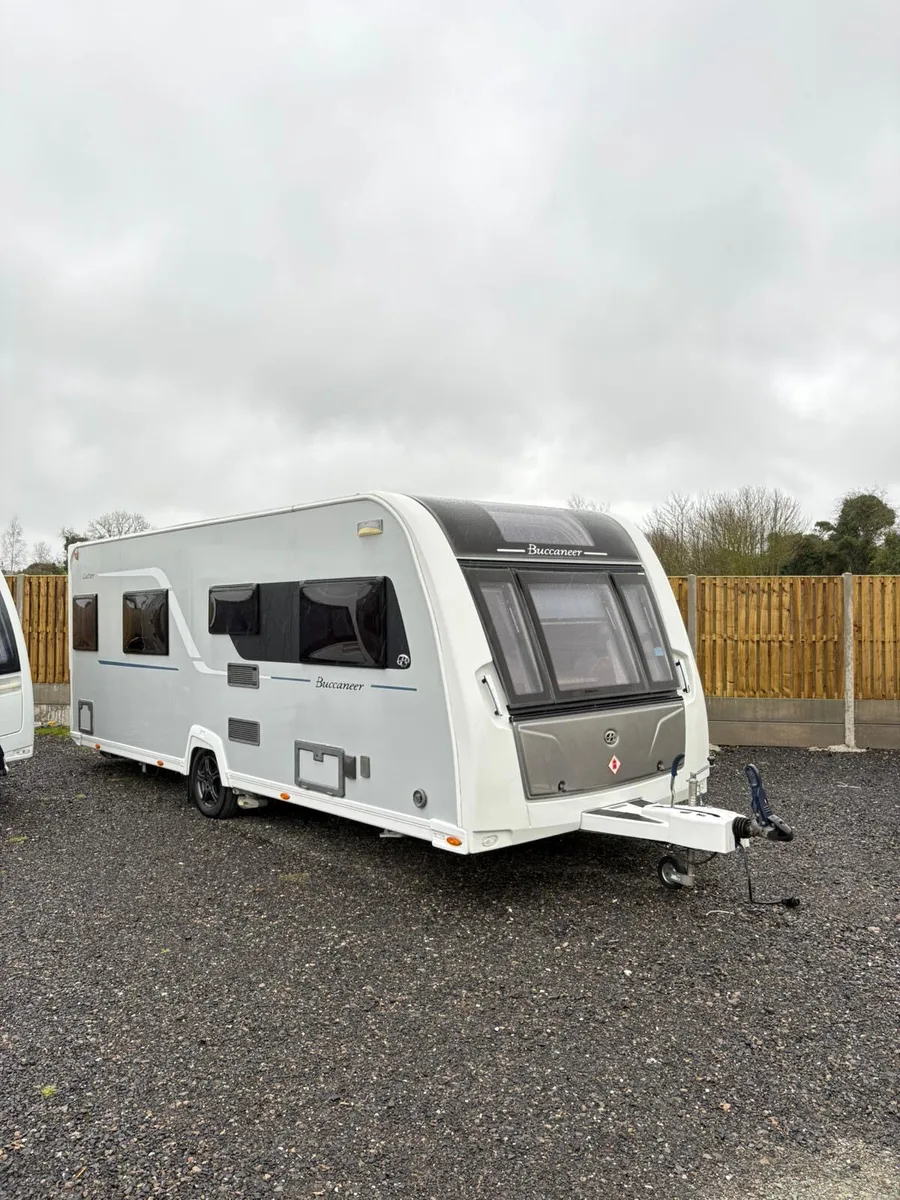 RARE Buccaneer 4 Berth Fixed Island Bed Caravan - Image 2