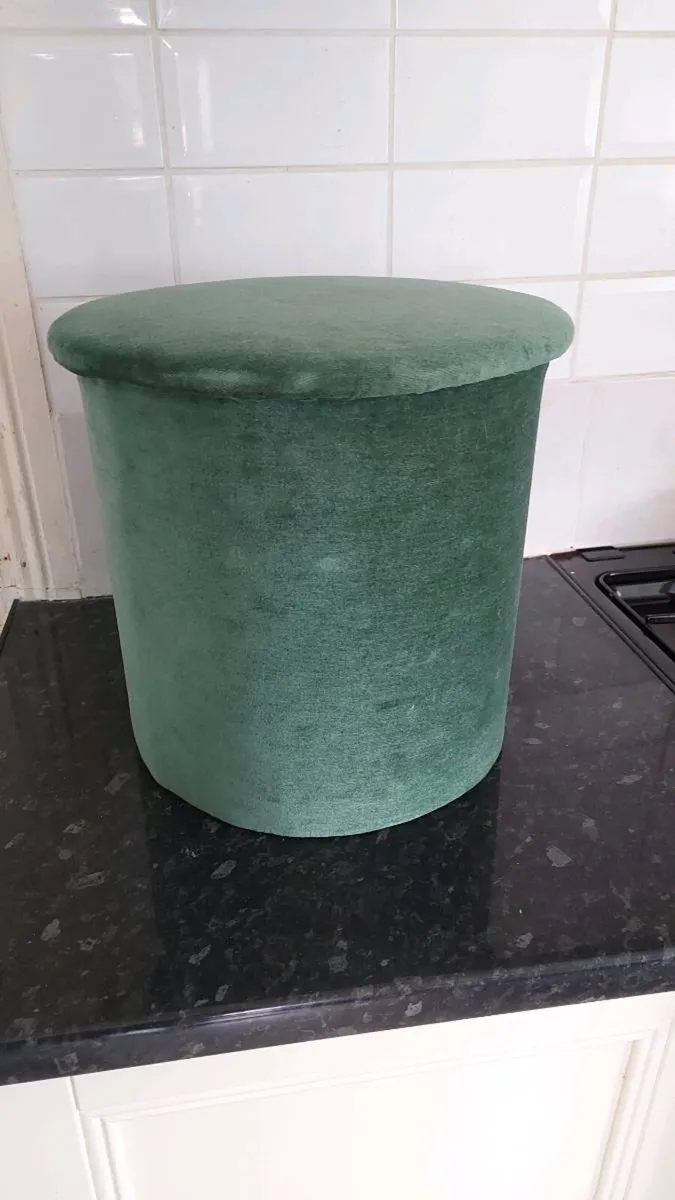 Vintage green pouffe - Image 1