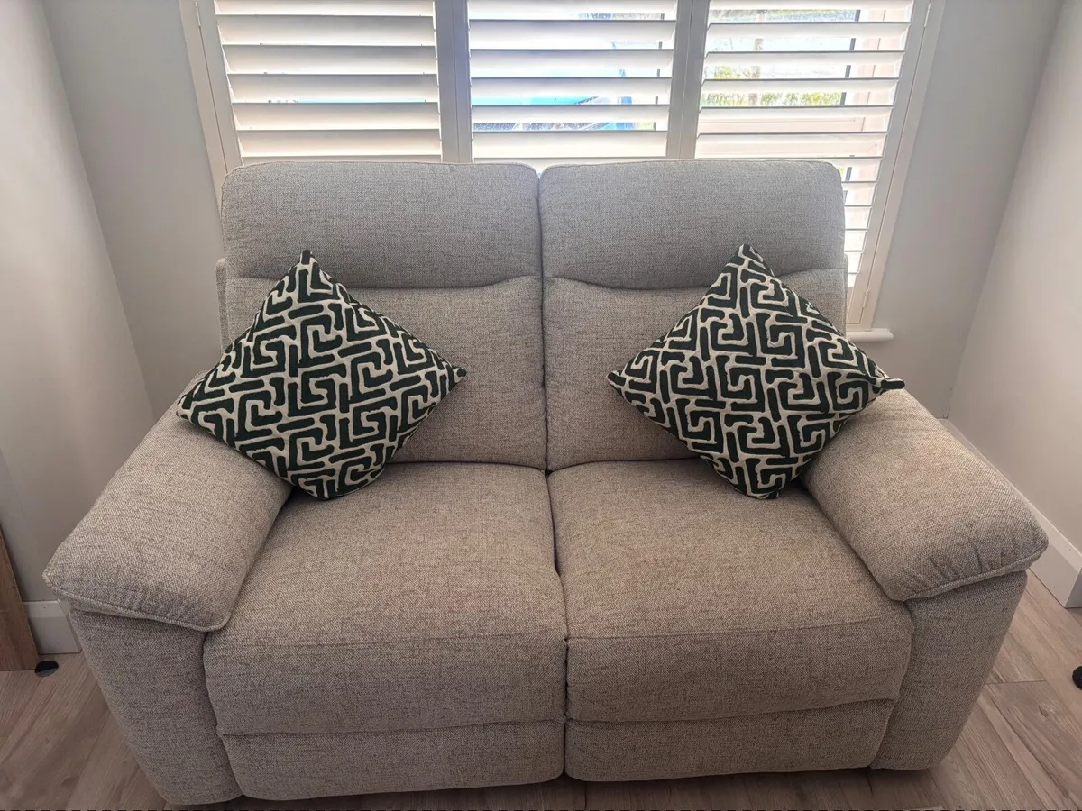 3 piece suite manual reclining - Image 3