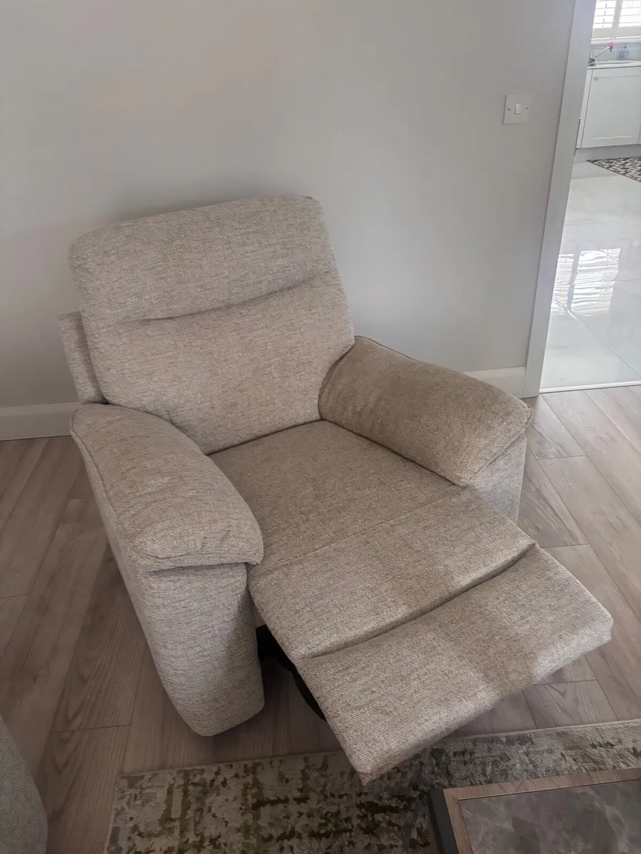 3 piece suite manual reclining - Image 1