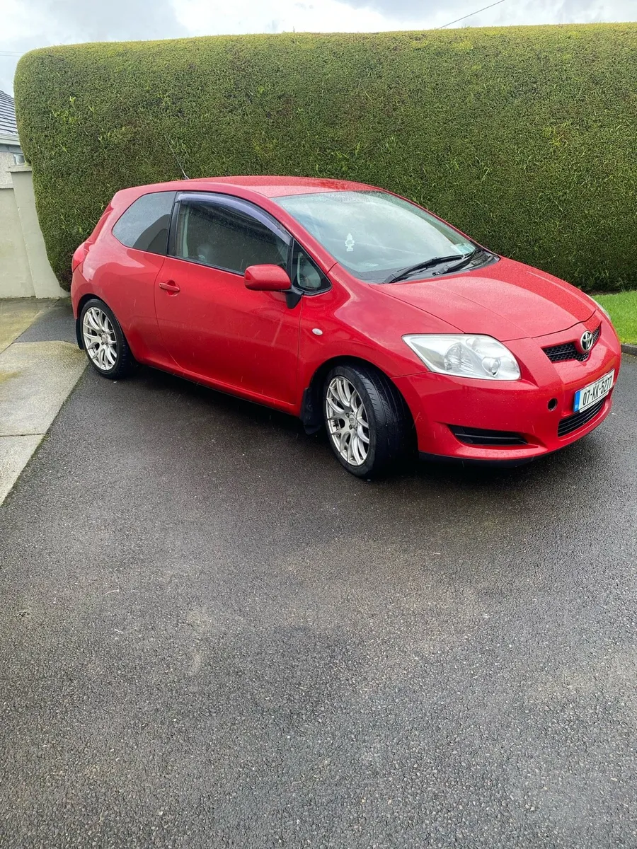 Toyota Auris - Image 1