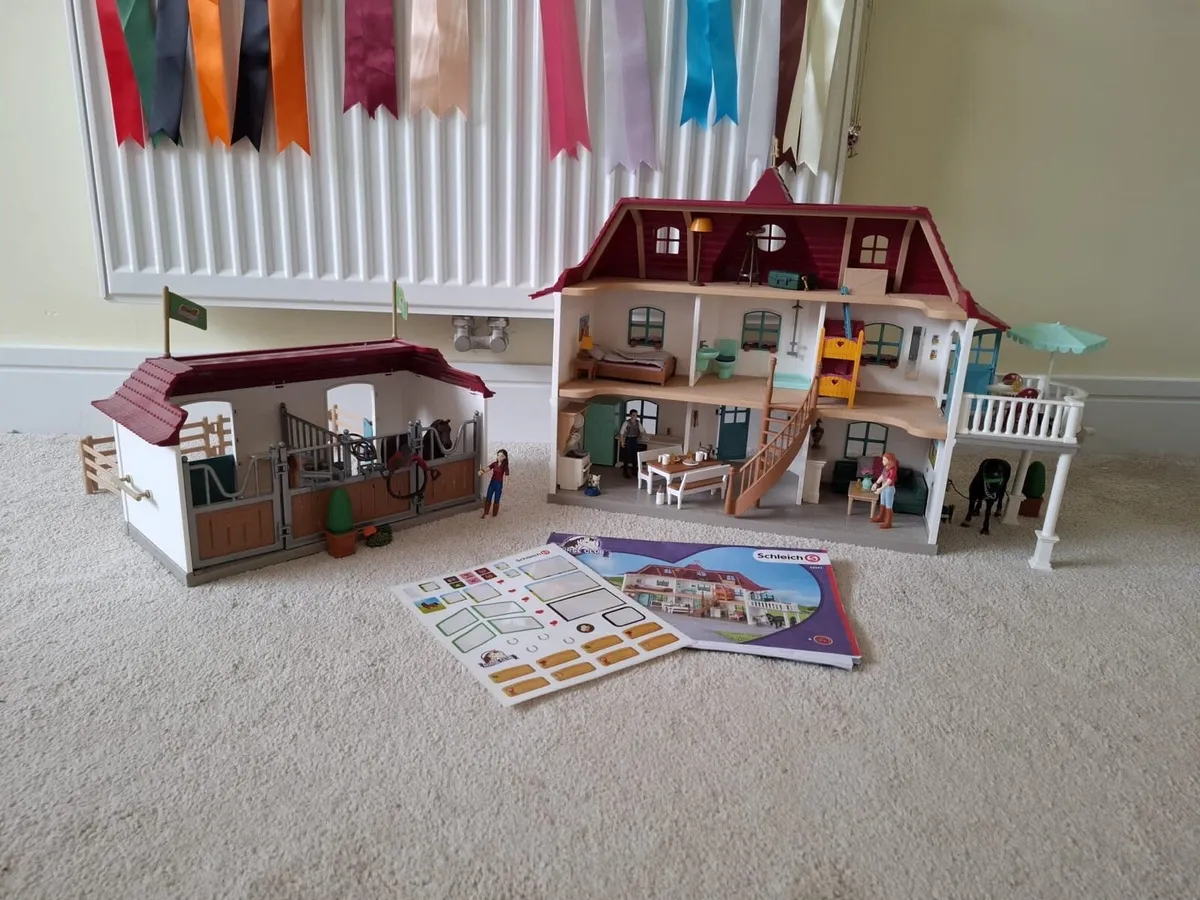 Schleich house and stable - Image 4