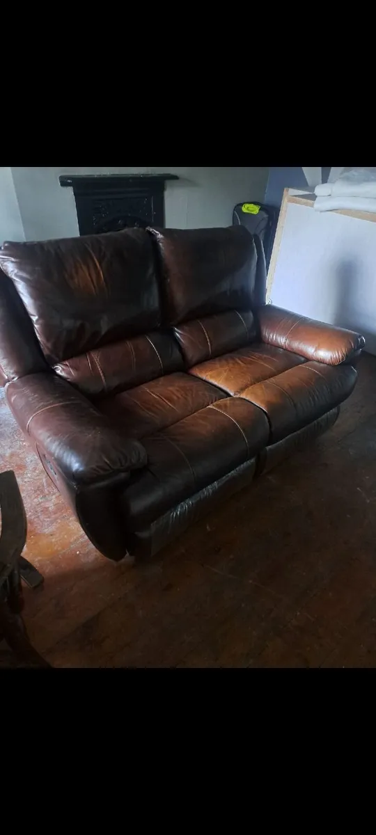 2 seater recliner - Image 1