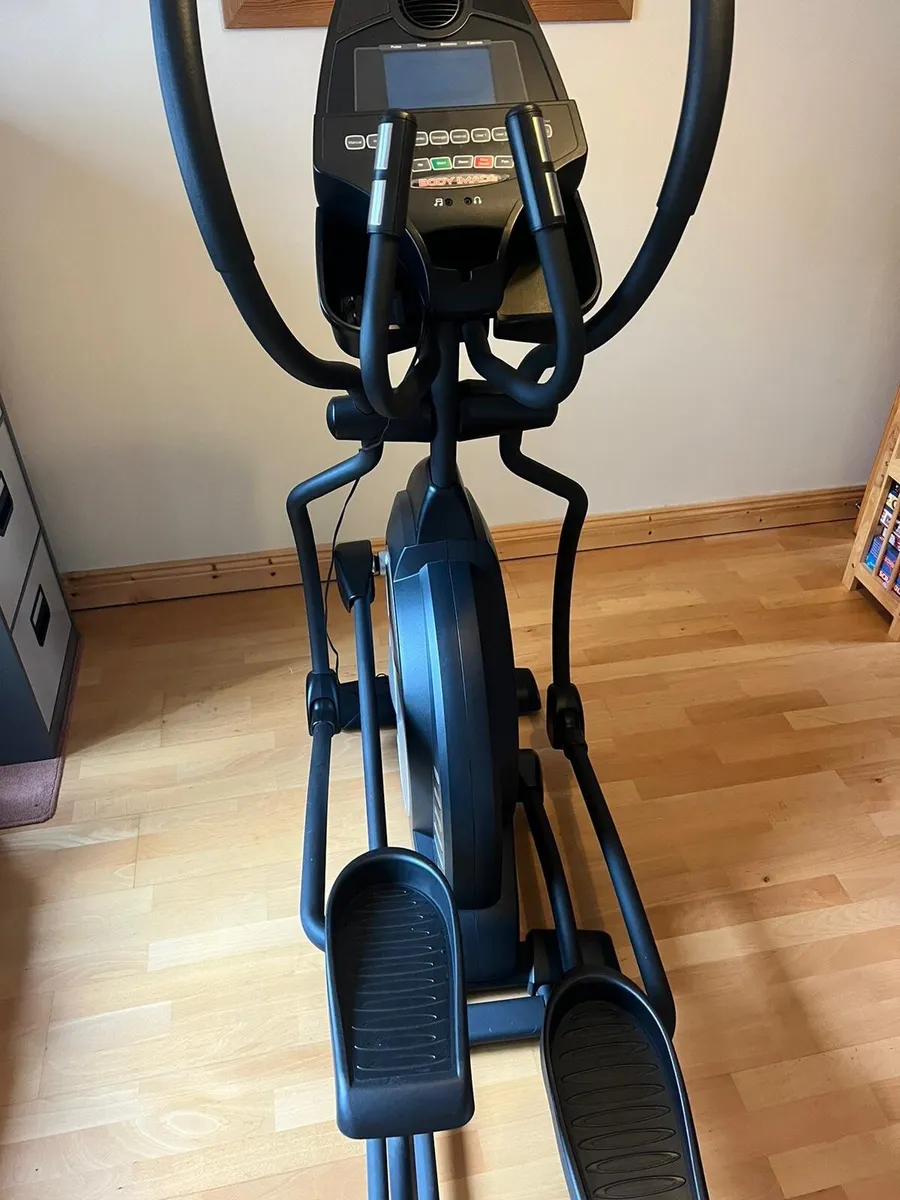 Cross Trainer - Image 2