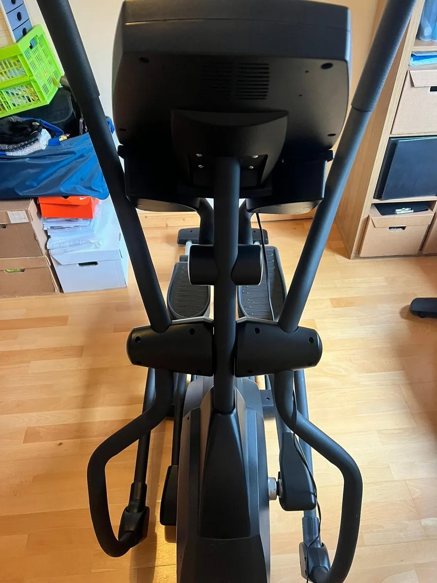 Cross Trainer - Image 4