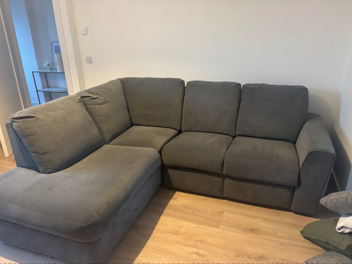 L-Shaped Couch with recliner - Image 4