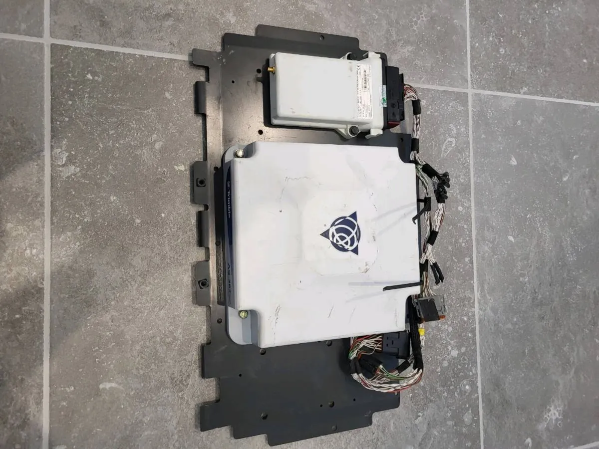 Trimble AG382 RTK unlocked reciver - Image 2