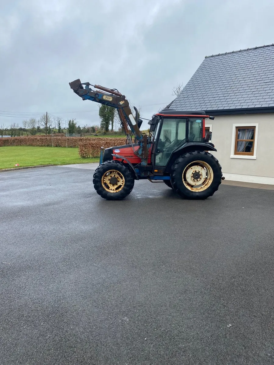 Valtra 900 - Image 2