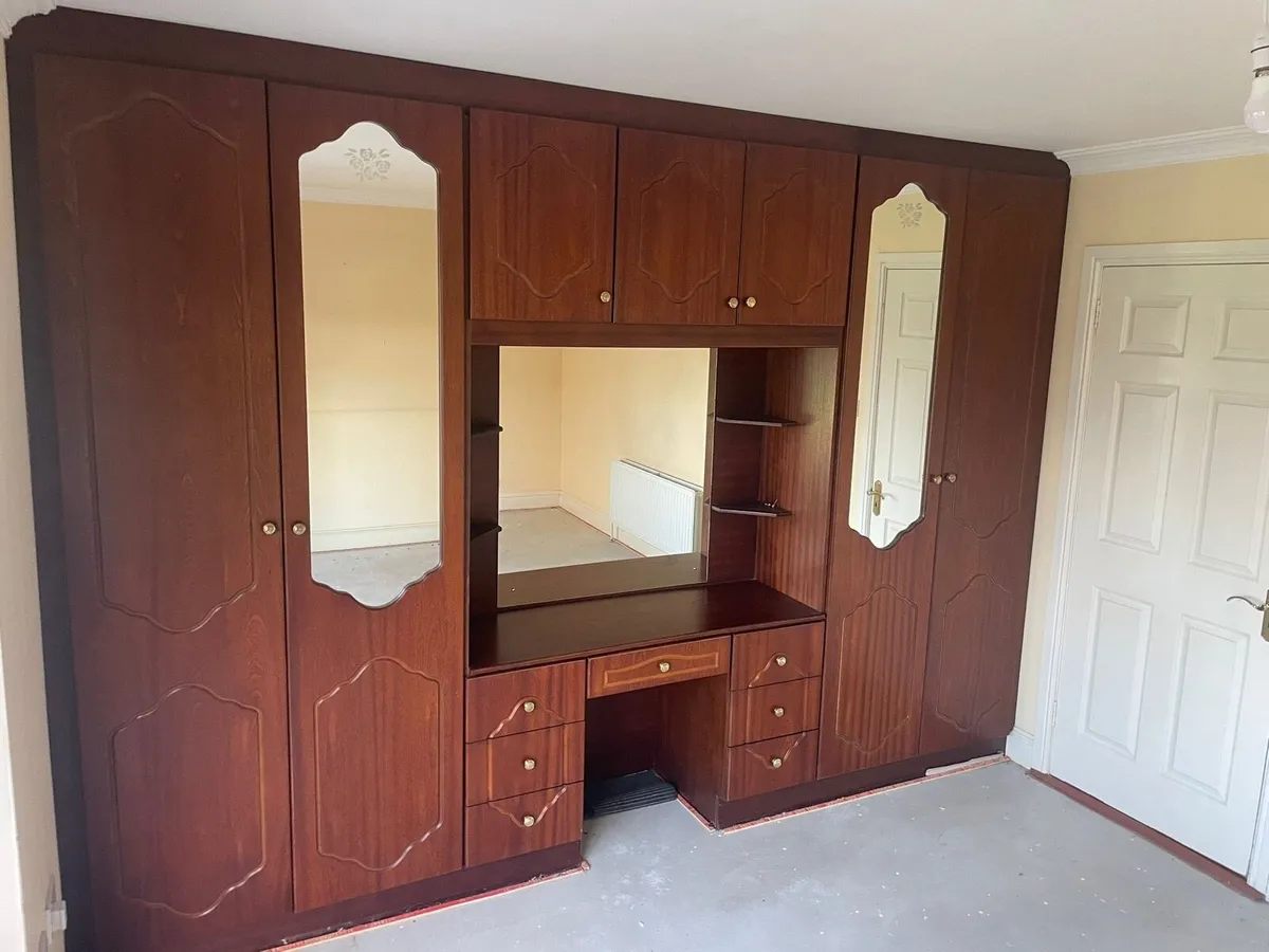 Fitted wardrobes - Image 1