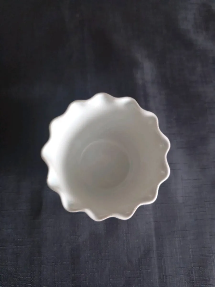 Holland Vase/Pot - Image 3