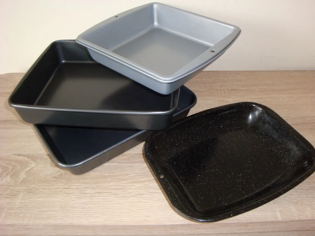 Baking roasting tins - Image 1