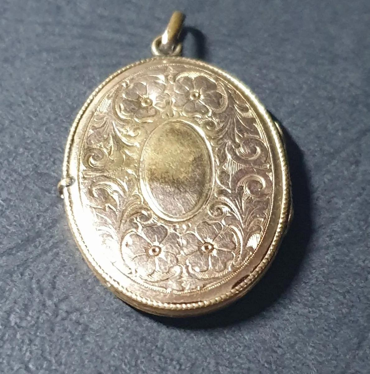 Vintage 15ct Gold Victorian Opening Locket - Image 3