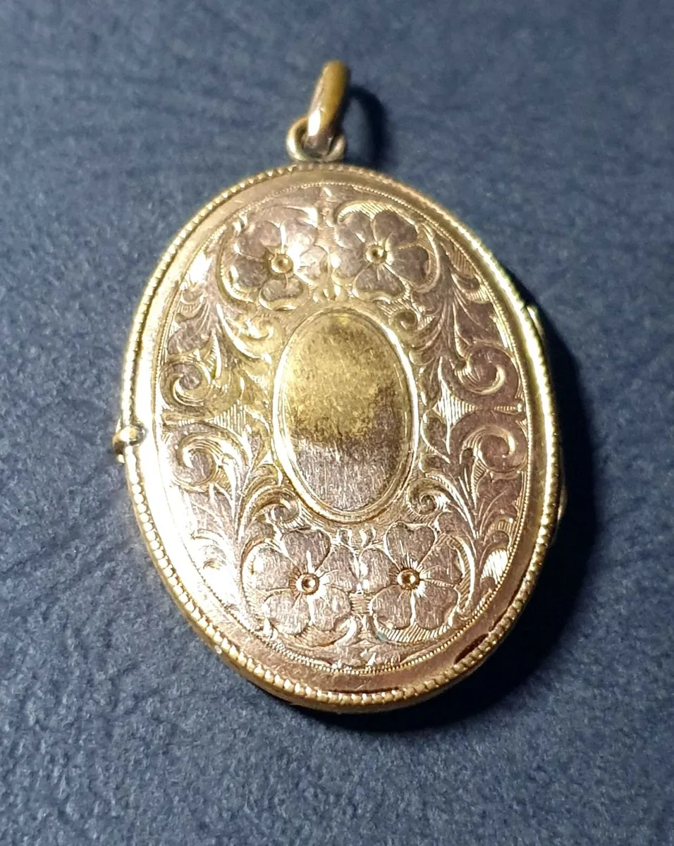 Vintage 15ct Gold Victorian Opening Locket - Image 1