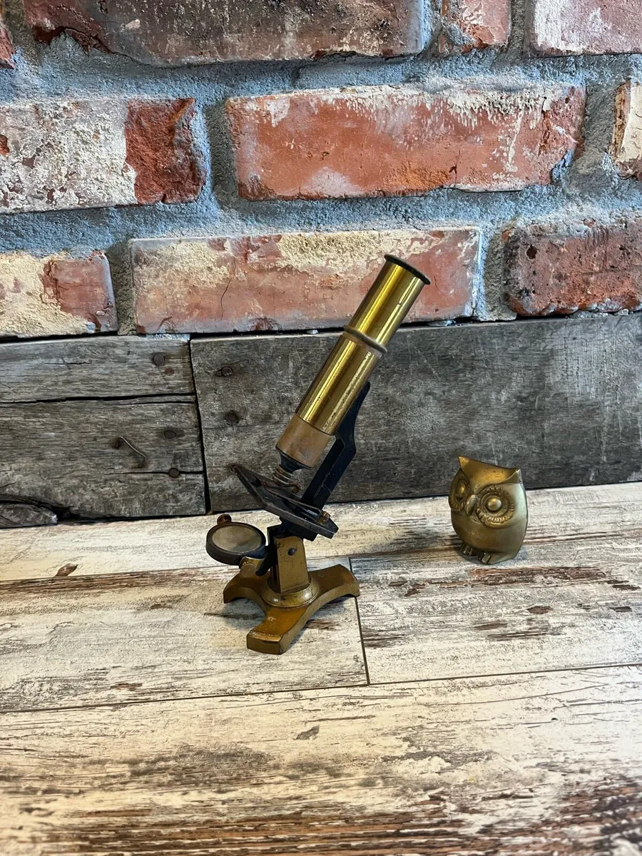 Vintage microscope - Image 1