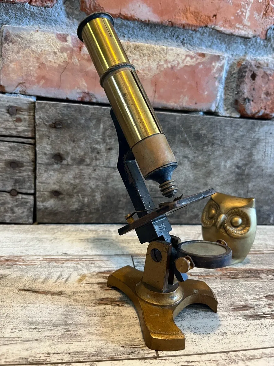 Vintage microscope - Image 3
