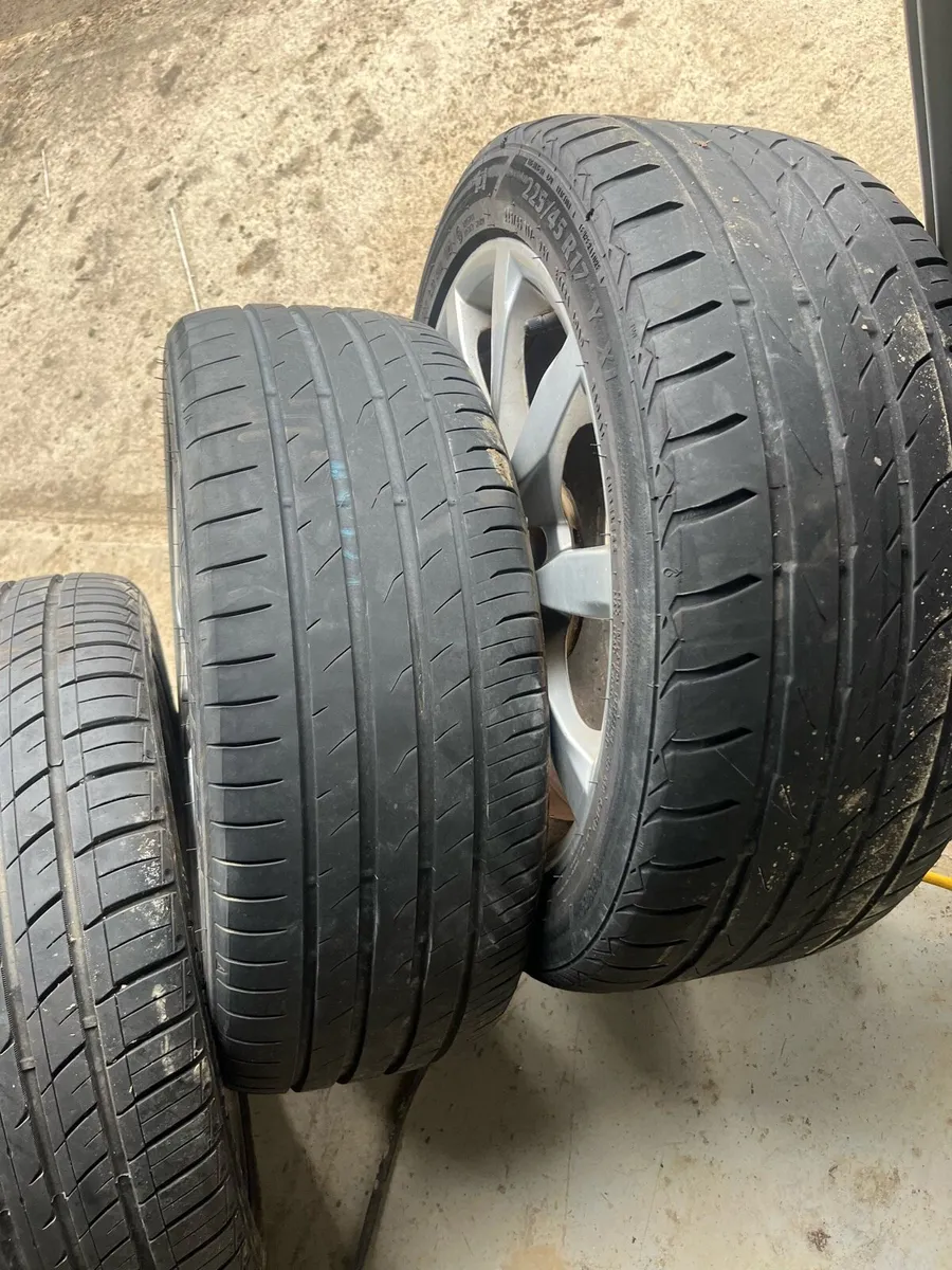 Alloys wheels of VW - Image 2