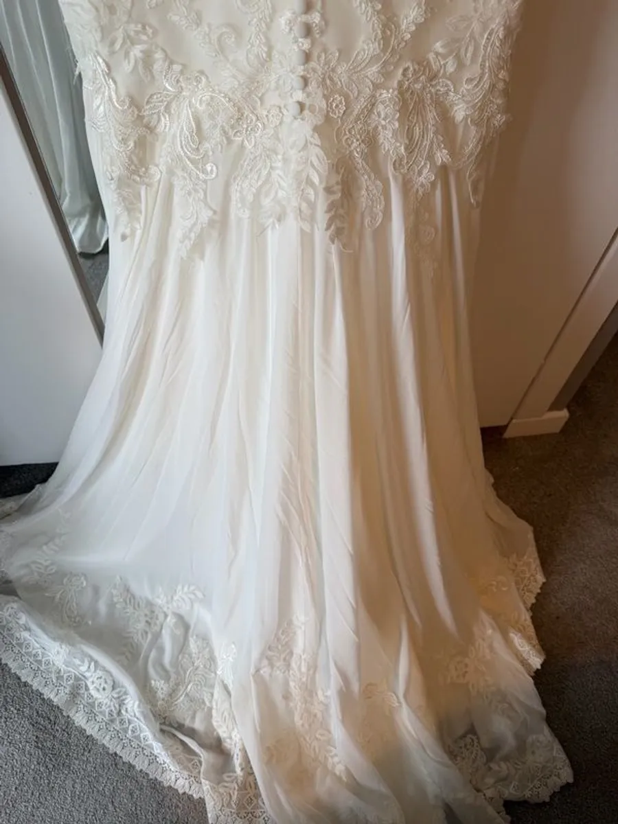 Wedding dress - Image 4