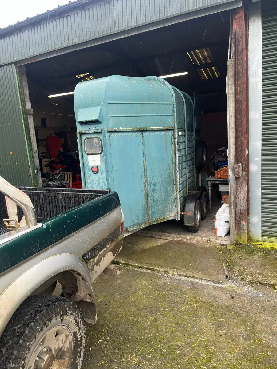 Horse trailer - Image 2
