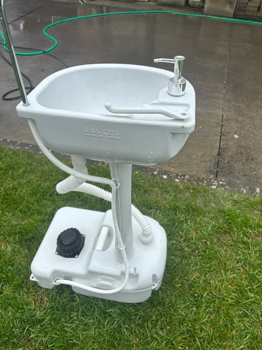 Portable Toilet and Sink - Image 2