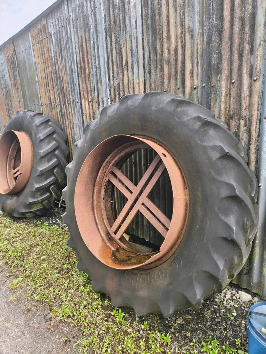 TRACTOR TWIN WHEELS - Image 1