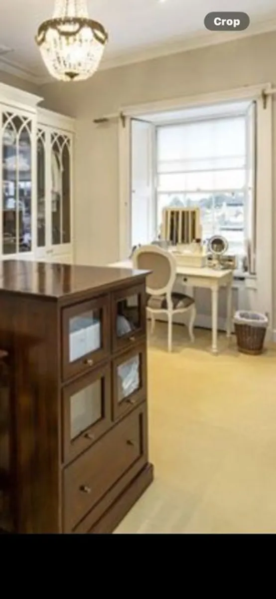 French Style dressing table/ desk - Image 2