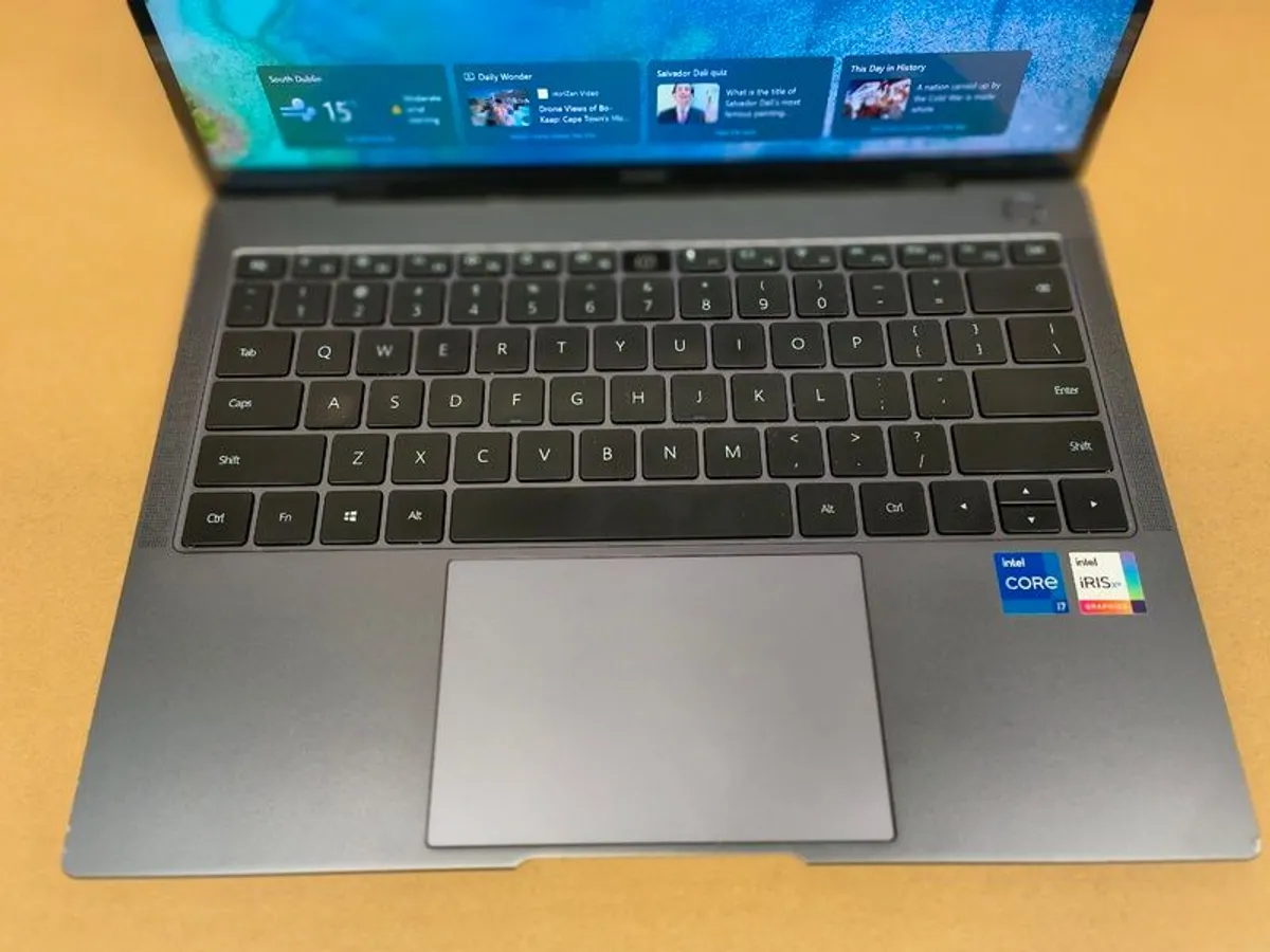 Huawei MateBook X Pro Laptop 14.2 inch, i7 11th Gen, 16GB RAM, 1TB SSD, Windows 11 Pro, Touch - Image 4