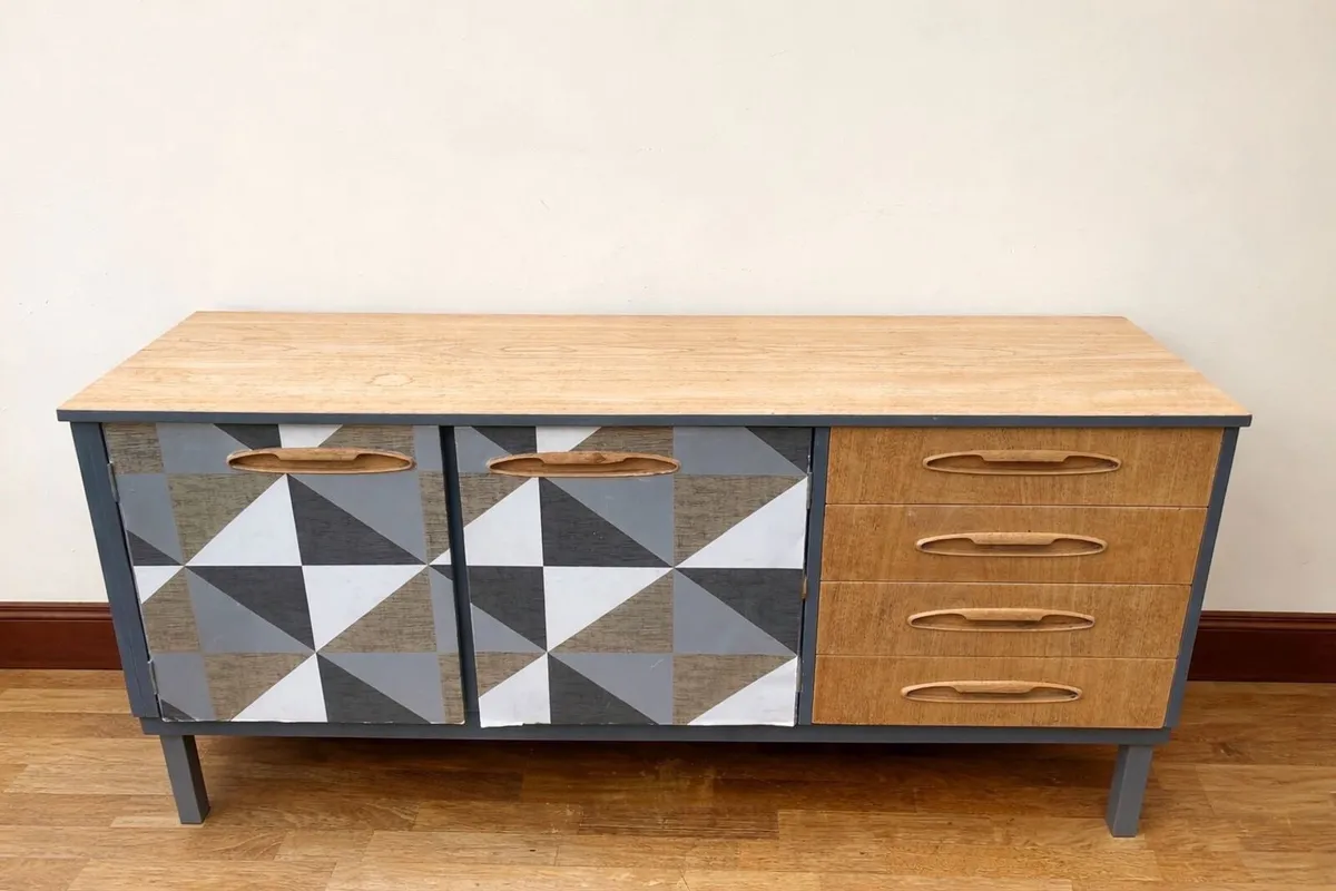 Mid-Century sideboard - Image 1