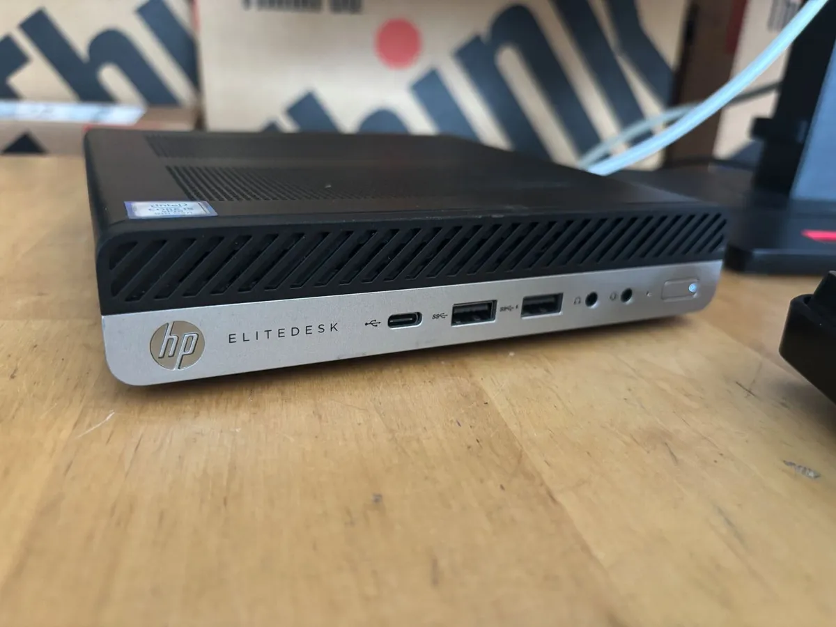HP EliteDesk Micro PC's-Hex i5-23" Screen-Win 11 - Image 2