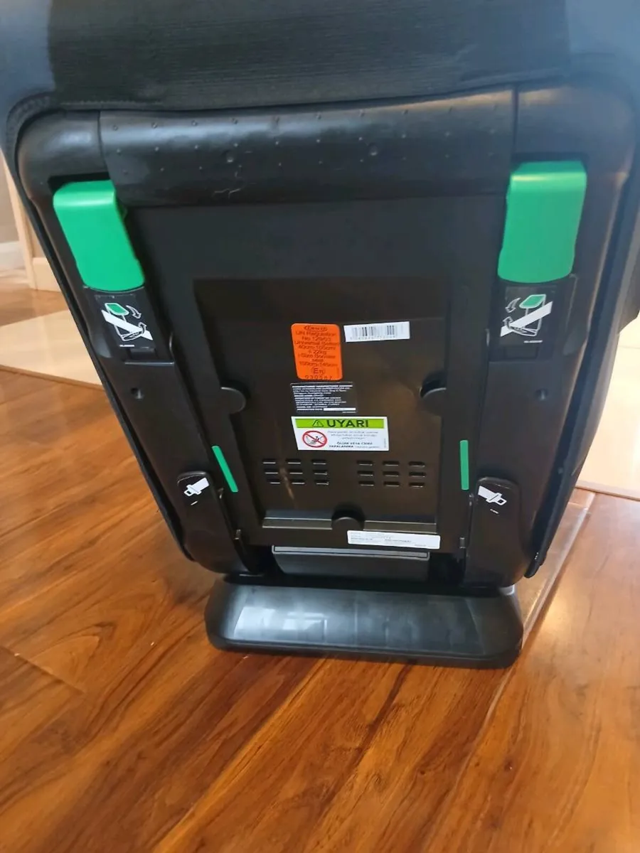 Graco R129 Slimfit Car Seat - Image 4