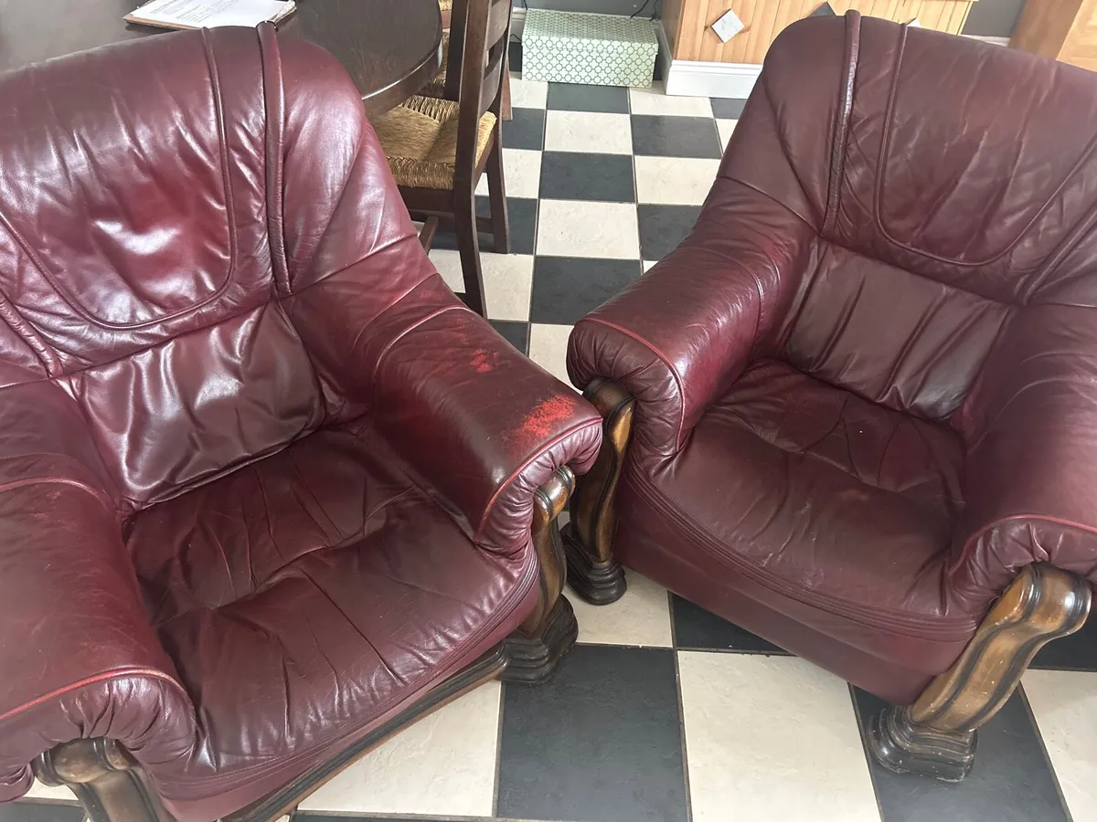 Vintage Leather Sofa Set – 3 Seater + 2 Armchairs - Image 3