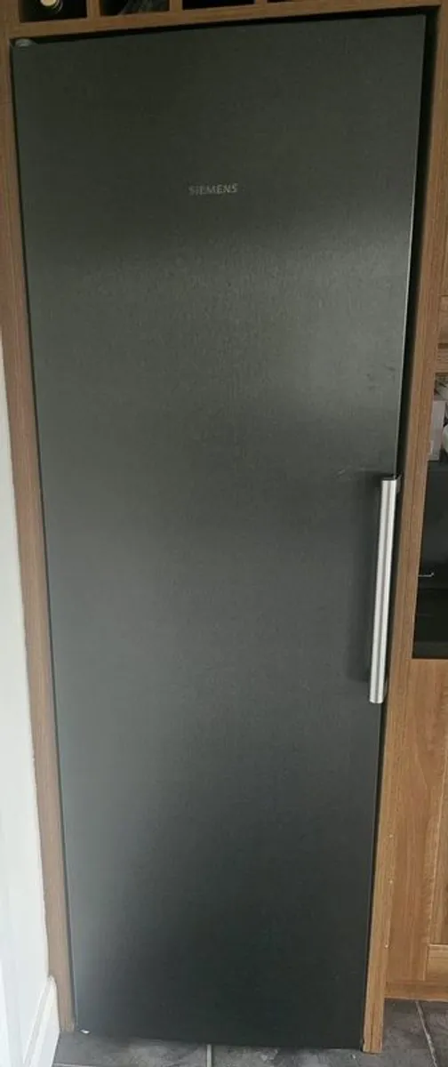 Siemens tall fridge