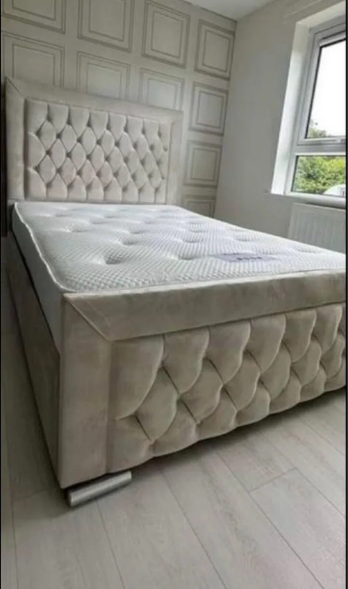 Beautiful double bed - Image 2