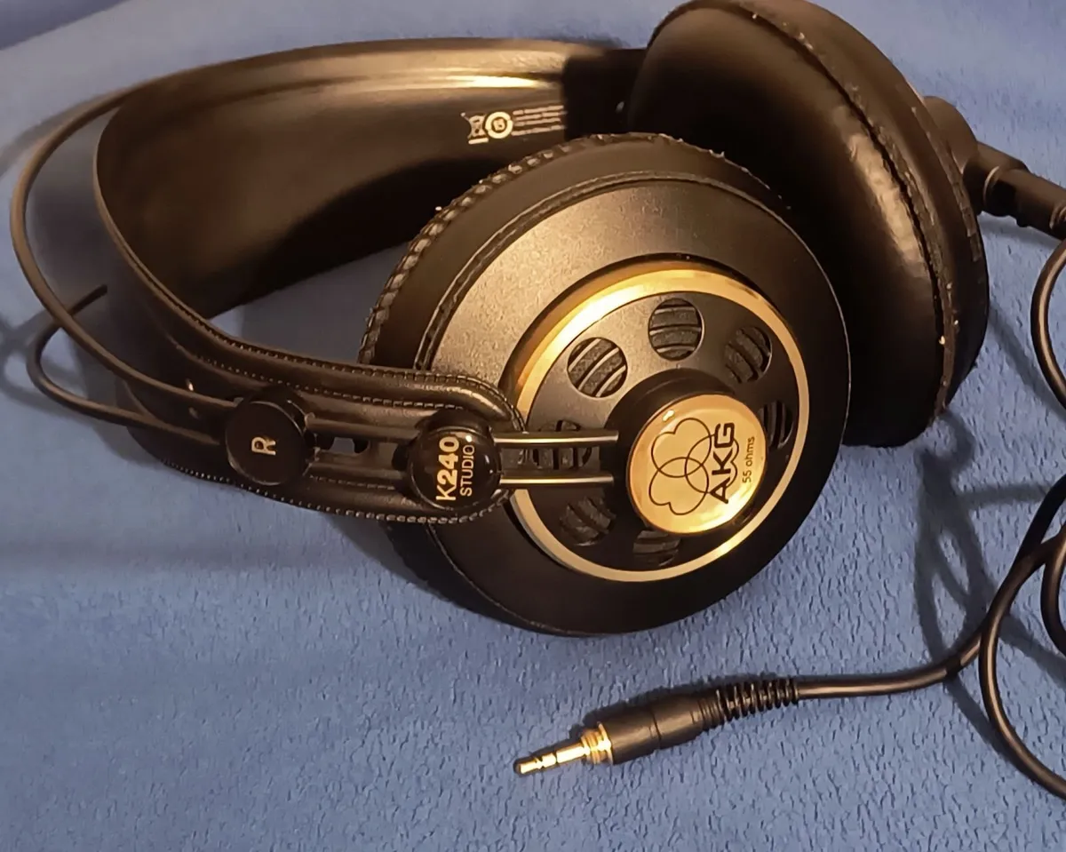 AKG K-240 Studio headphones - Image 1